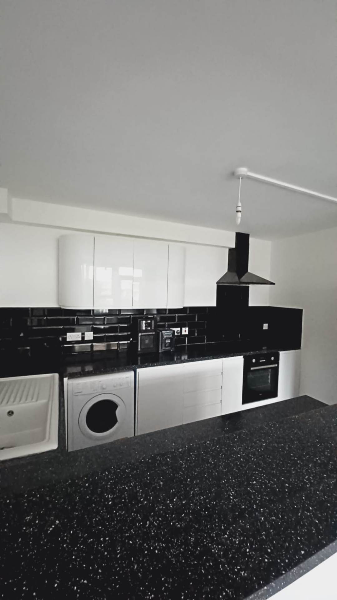 Spacious 5 bedroom split level maisonette, Image 8