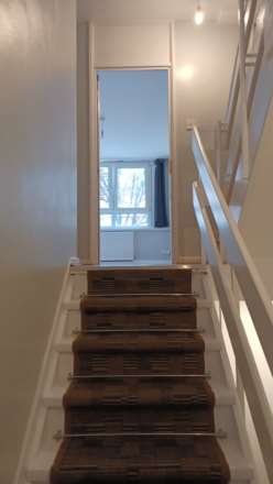 Spacious 5 bedroom split level maisonette, Image 6