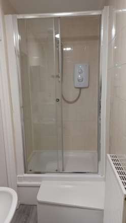 Spacious 5 bedroom split level maisonette, Image 7