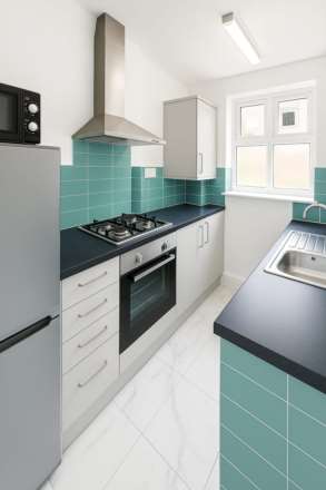 Brand New Refurbished 2-Bedroom Flat with Balcony – Minutes from Brixton Station