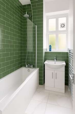 Brand New Refurbished 2-Bedroom Flat with Balcony – Minutes from Brixton Station, Image 3