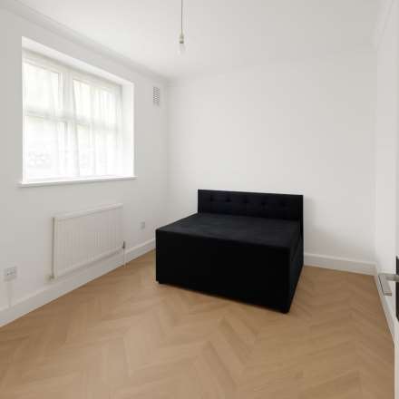 Brand New Refurbished 2-Bedroom Flat with Balcony – Minutes from Brixton Station, Image 5