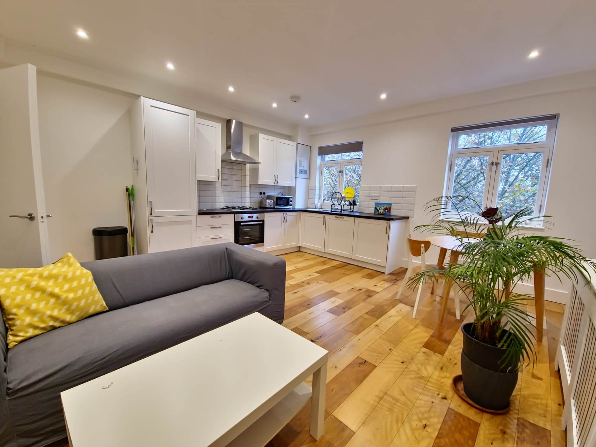 Kennington Park Road, Kennington, Image 1