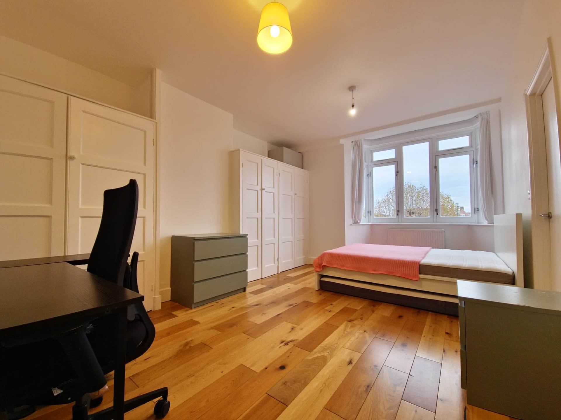 Kennington Park Road, Kennington, Image 3