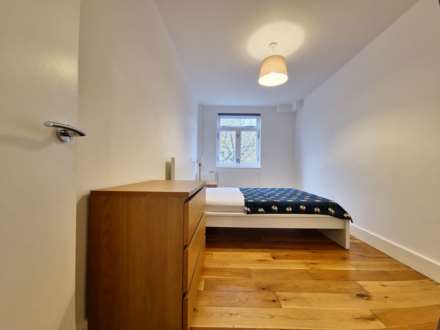 Kennington Park Road, Kennington, Image 4