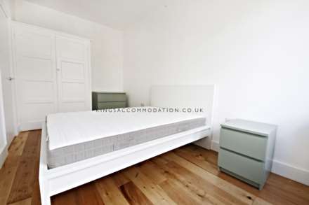 Kennington Park Road, Kennington, Image 4