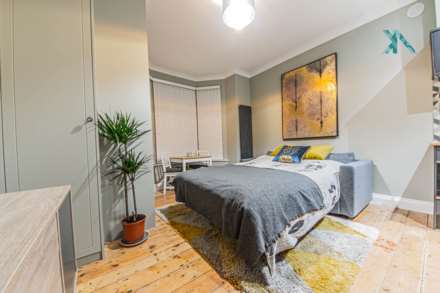 Hopton Road, London, Image 7