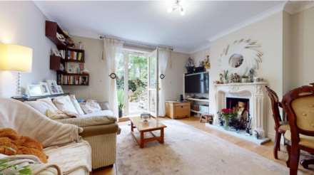 2 Bedroom Semi-Detached, Vermont Road, London
