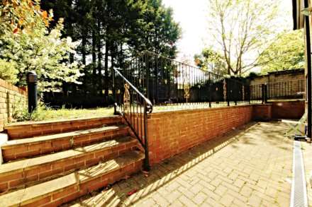 Lawrie Park Road, Sydenham