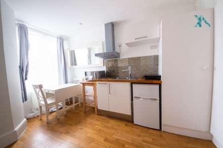 Tulse Hill, Brixton, London, Image 3