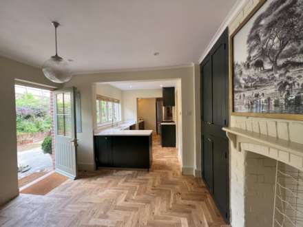 Bath Road, Marlborough, Image 7