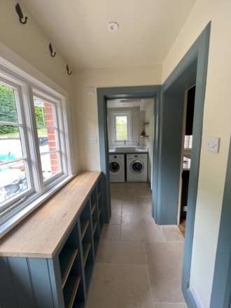 Bath Road, Marlborough, Image 9