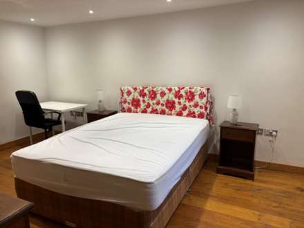 Angel Yard, Marlborough, Image 9