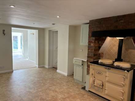 Manor Farm Cottage, Etchilhampton, Image 10