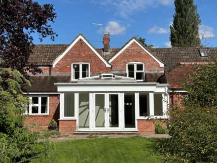 Manor Farm Cottage, Etchilhampton, Image 3