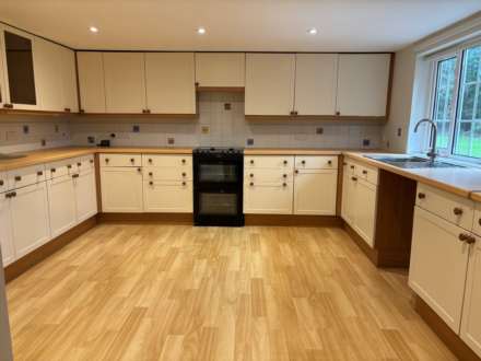 Manor Farm Cottage, Devizes, Image 4