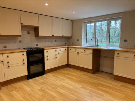 Manor Farm Cottage, Devizes, Image 6