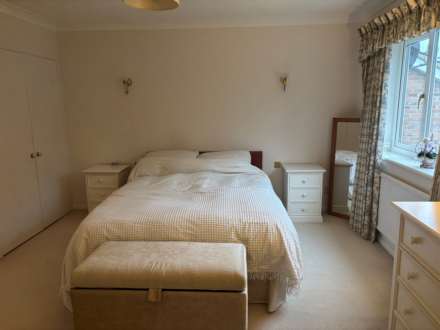 Priorsfield, Marlborough, Image 9