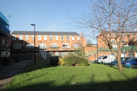 3 Bedroom Maisonette, Millard Close, Stoke Newington