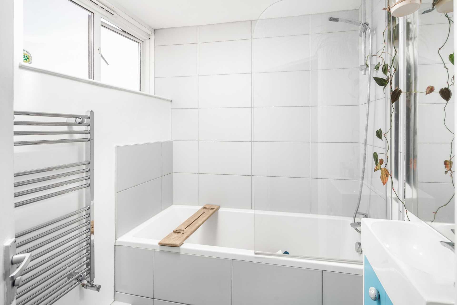 Hawthorne Close, Islington, Image 11