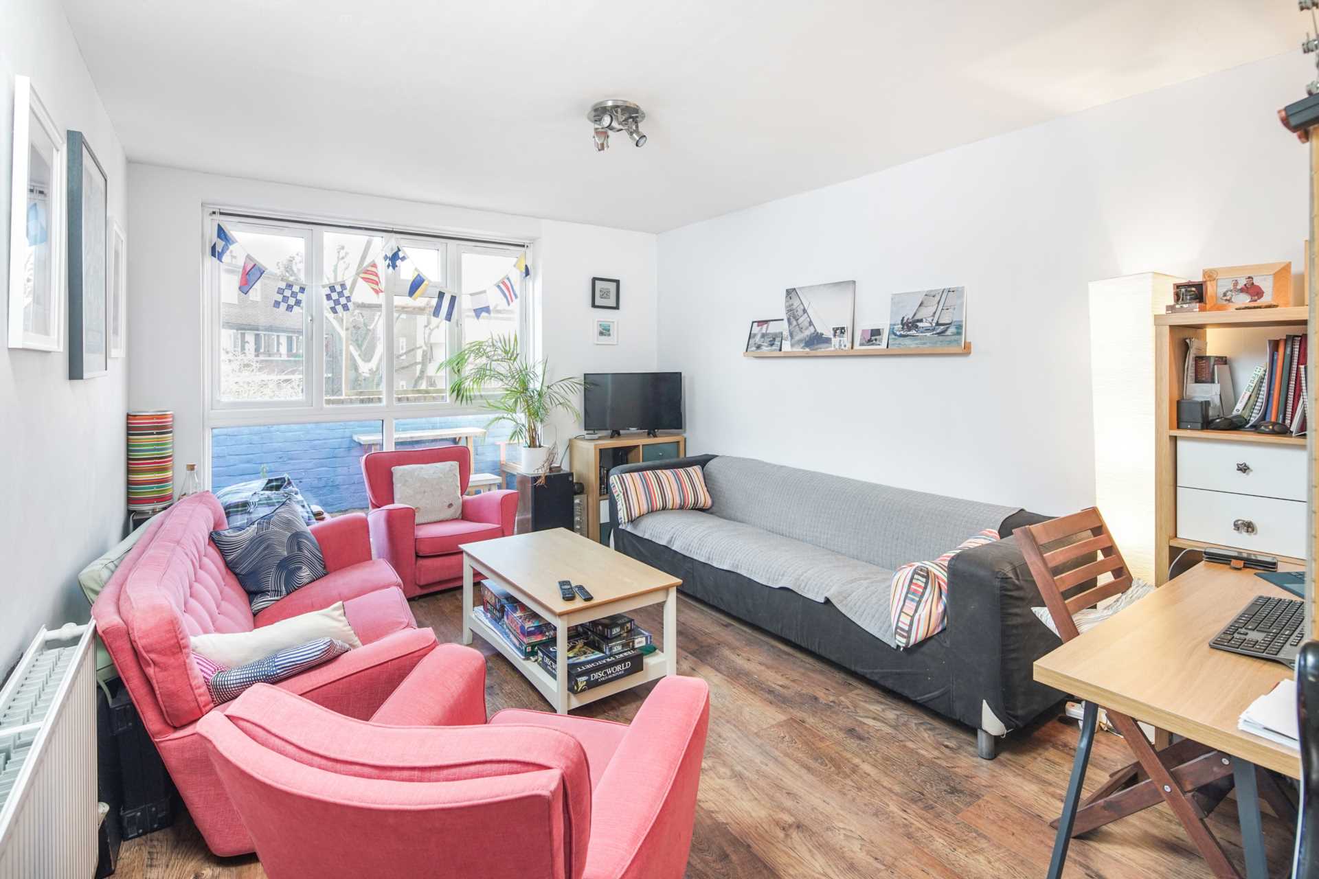 Hawthorne Close, Islington, Image 3