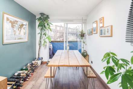 Hawthorne Close, Islington, Image 7