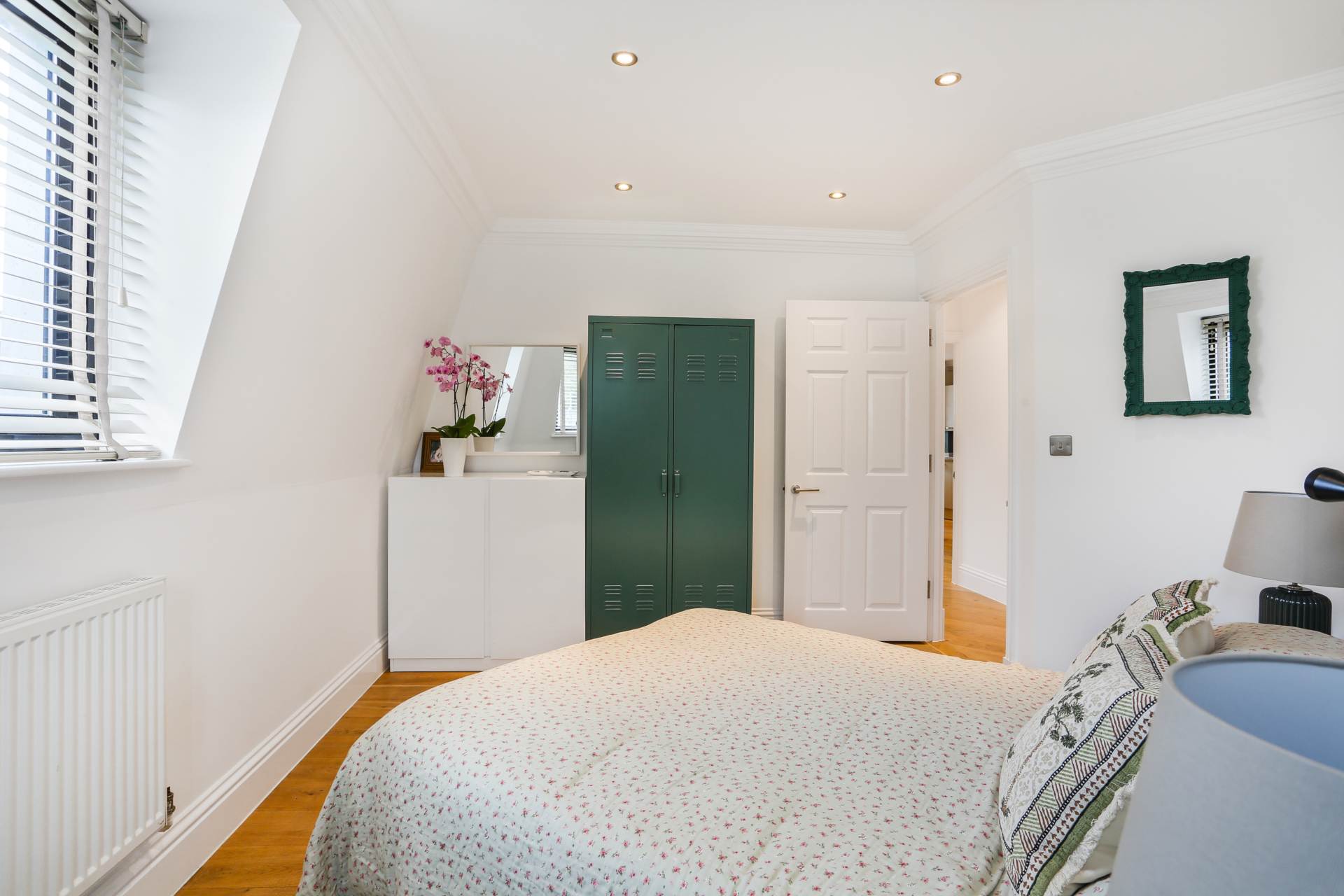 Balls Pond Road, London N1, Image 11