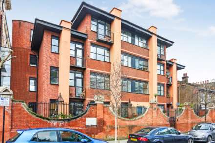3 Bedroom Apartment, Bradstock Road, Hackney
