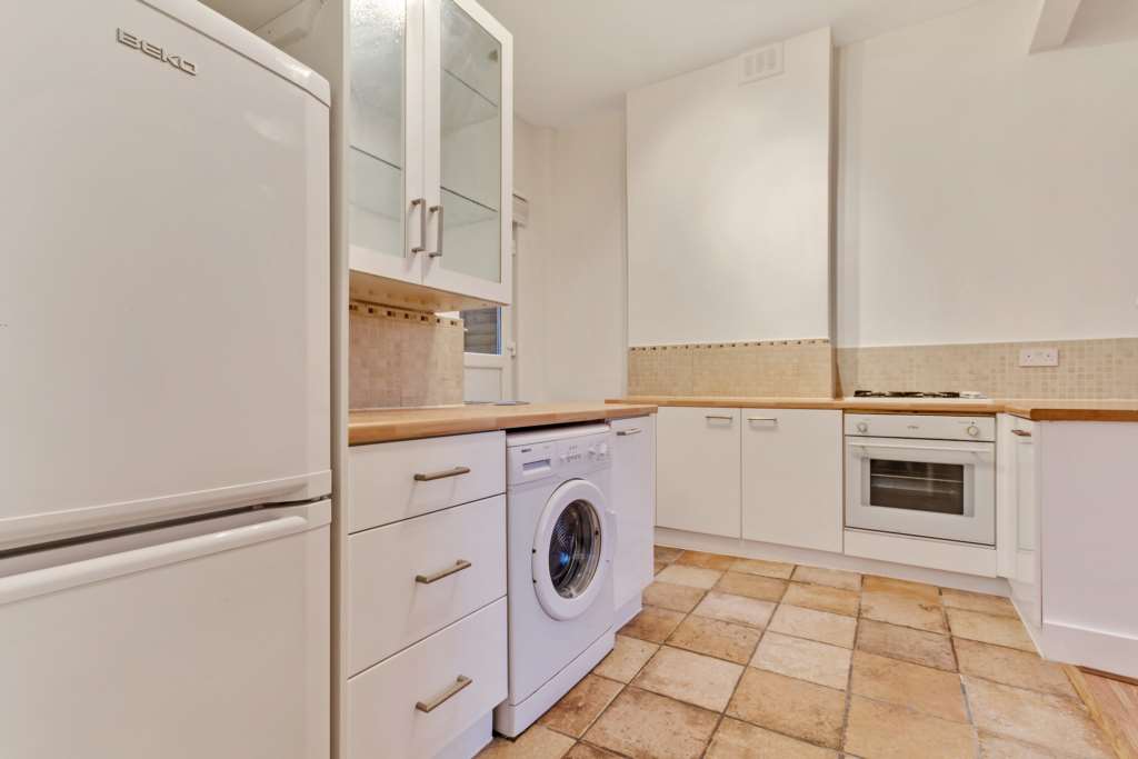 Shacklewell Lane, Dalston, E8, Image 3