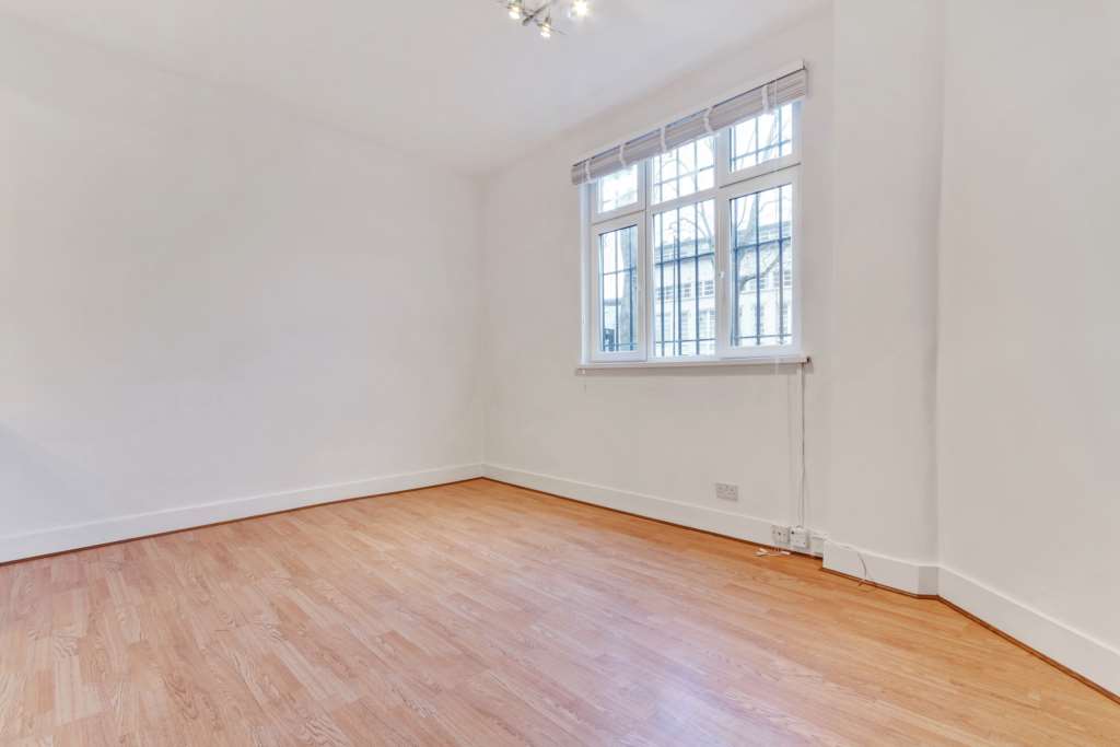 Shacklewell Lane, Dalston, E8, Image 4