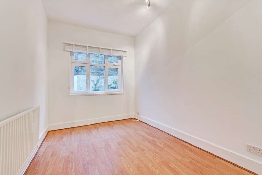 Shacklewell Lane, Dalston, E8, Image 5