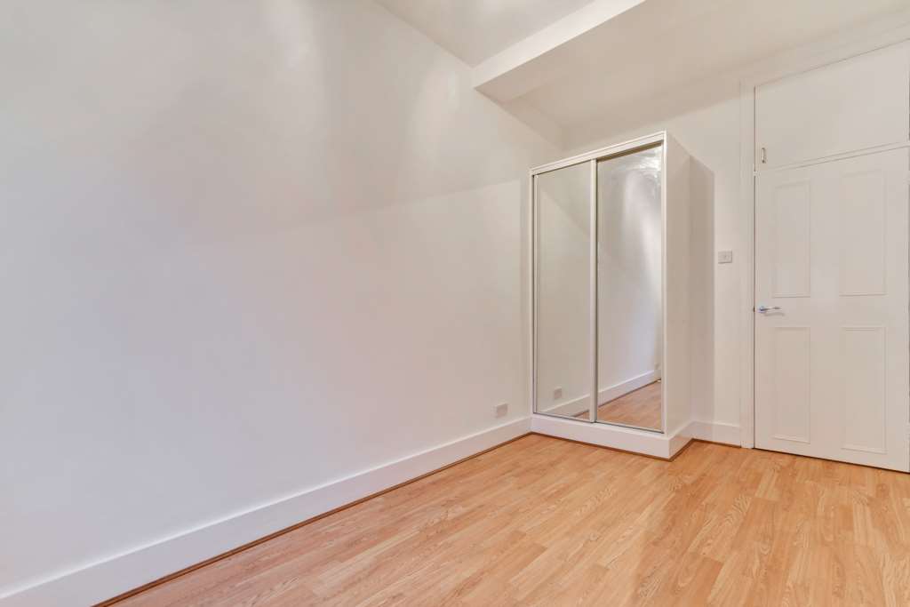 Shacklewell Lane, Dalston, E8, Image 6