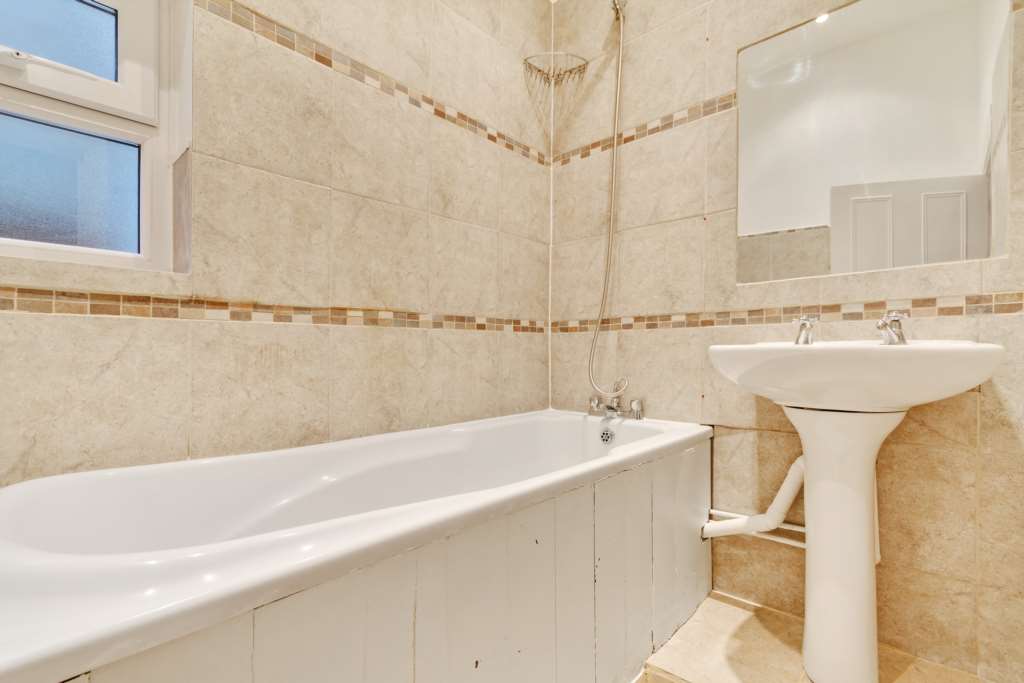 Shacklewell Lane, Dalston, E8, Image 7