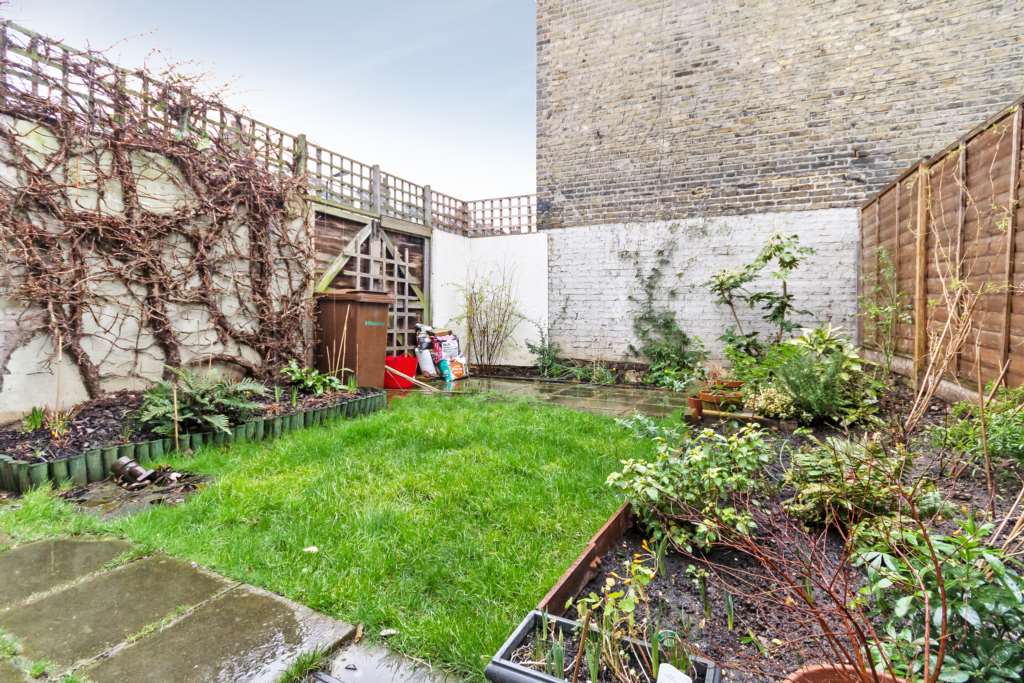 Shacklewell Lane, Dalston, E8, Image 8