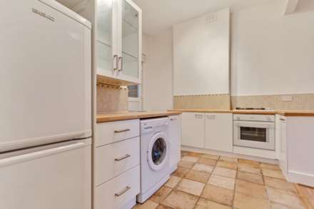 Shacklewell Lane, Dalston, E8, Image 3