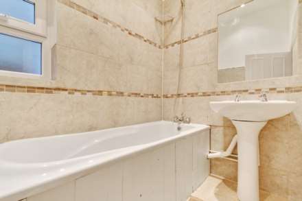 Shacklewell Lane, Dalston, E8, Image 7