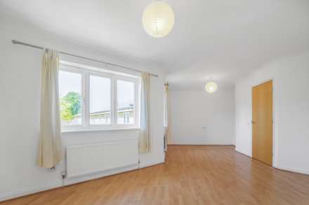 Prince Edward Road, Hackney Wick, E9, Image 6