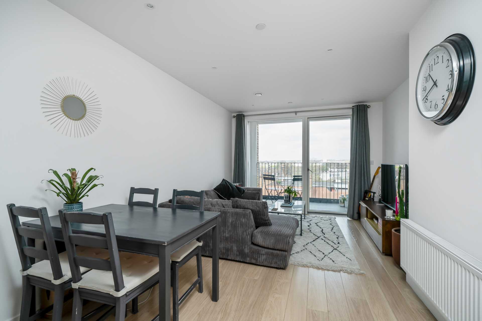 Atkins Square, Hackney, Image 3
