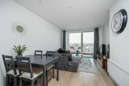 Atkins Square, Hackney, Image 3