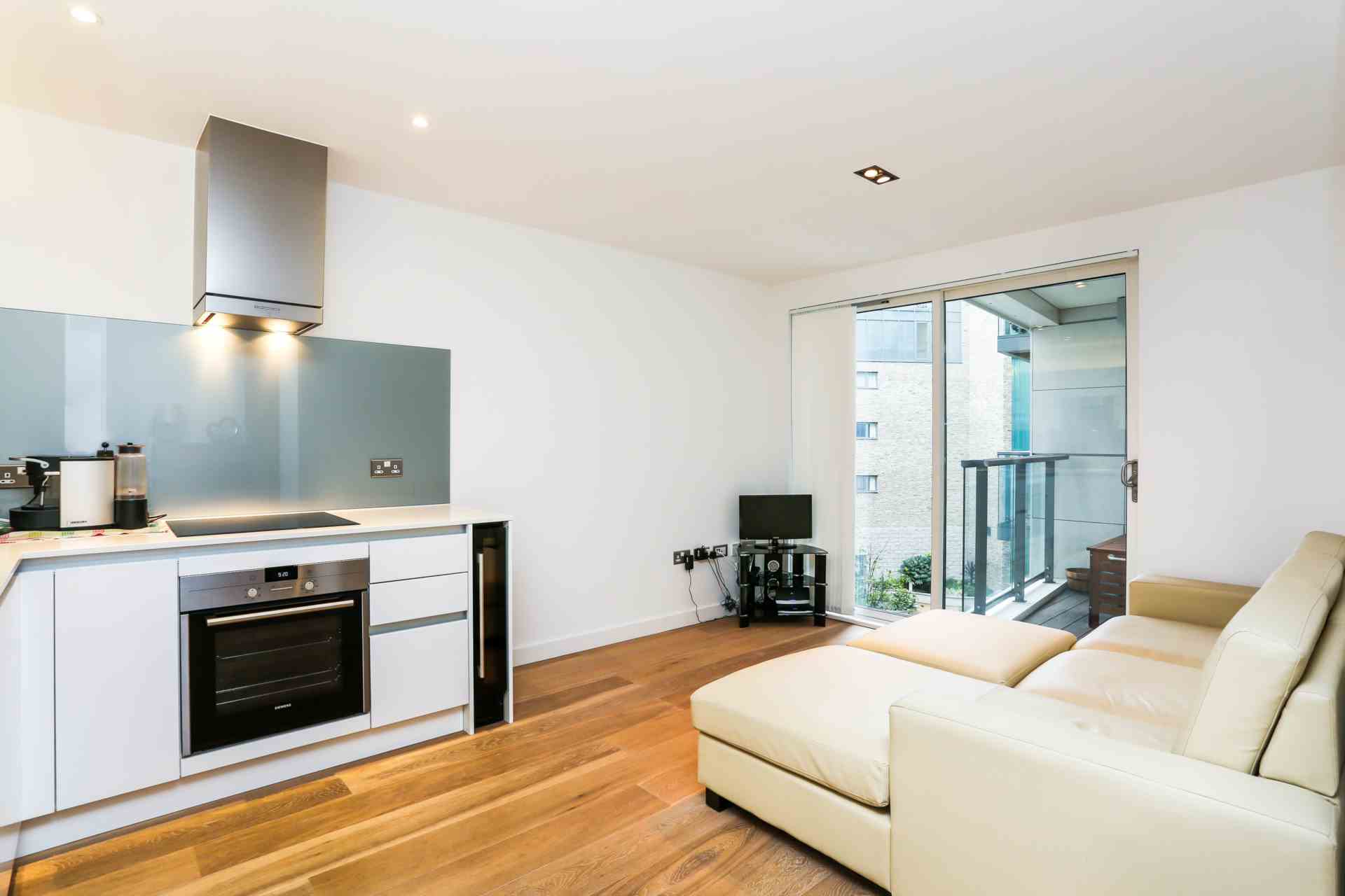 Courtyard Apartments, Avantgarde Place, Shoreditch, E1, Image 3