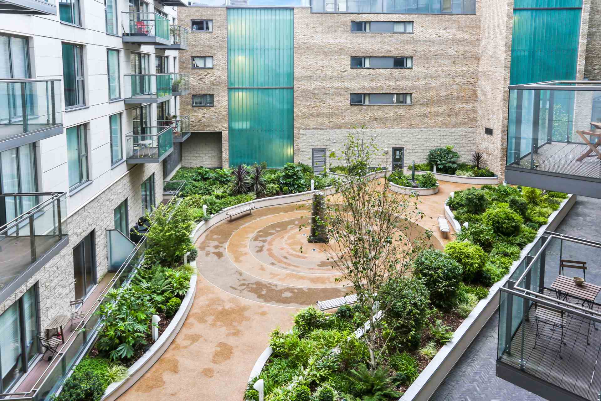 Courtyard Apartments, Avantgarde Place, Shoreditch, E1, Image 4