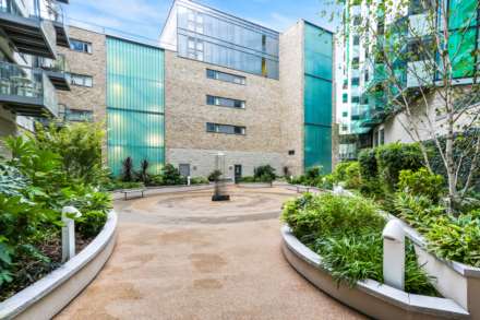 Courtyard Apartments, Avantgarde Place, Shoreditch, E1, Image 11
