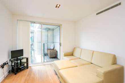 Courtyard Apartments, Avantgarde Place, Shoreditch, E1, Image 7