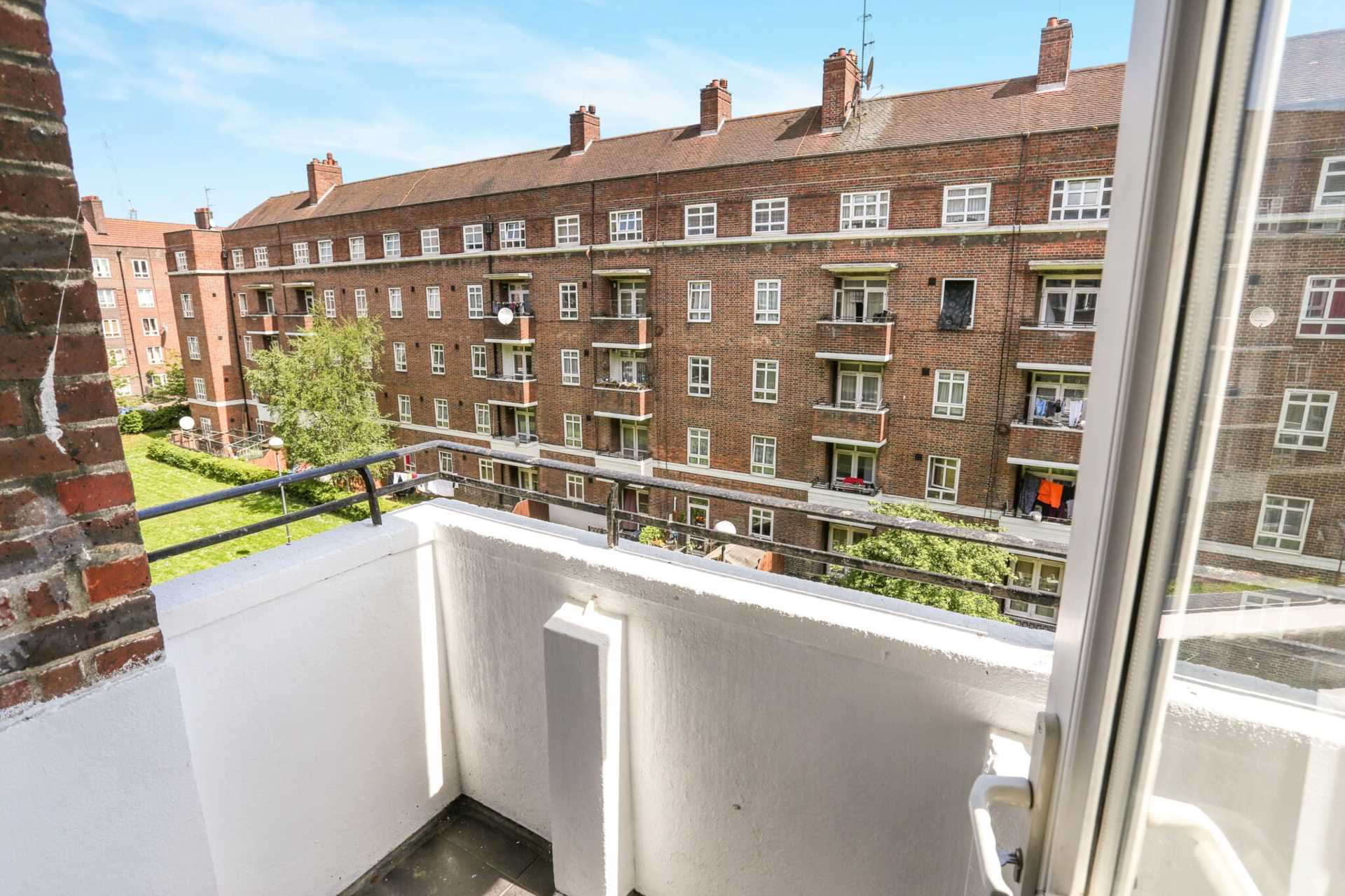 Retreat Place, Cressett House, Hackney, E9, Image 10