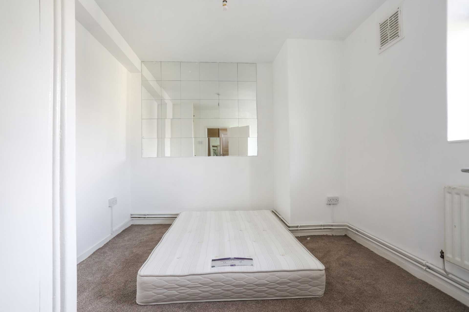 Retreat Place, Cressett House, Hackney, E9, Image 6