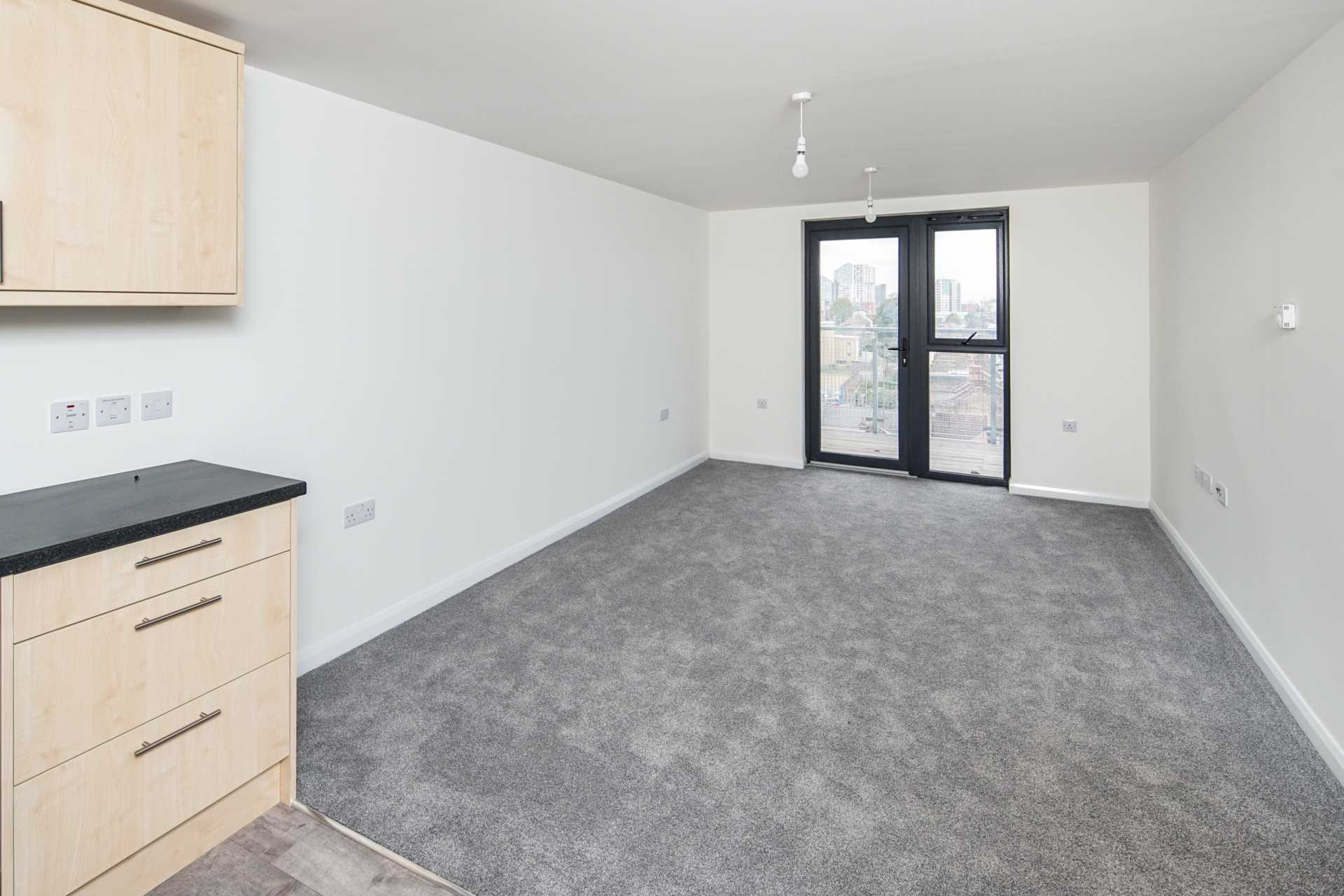 High Road, Ilford, Image 10