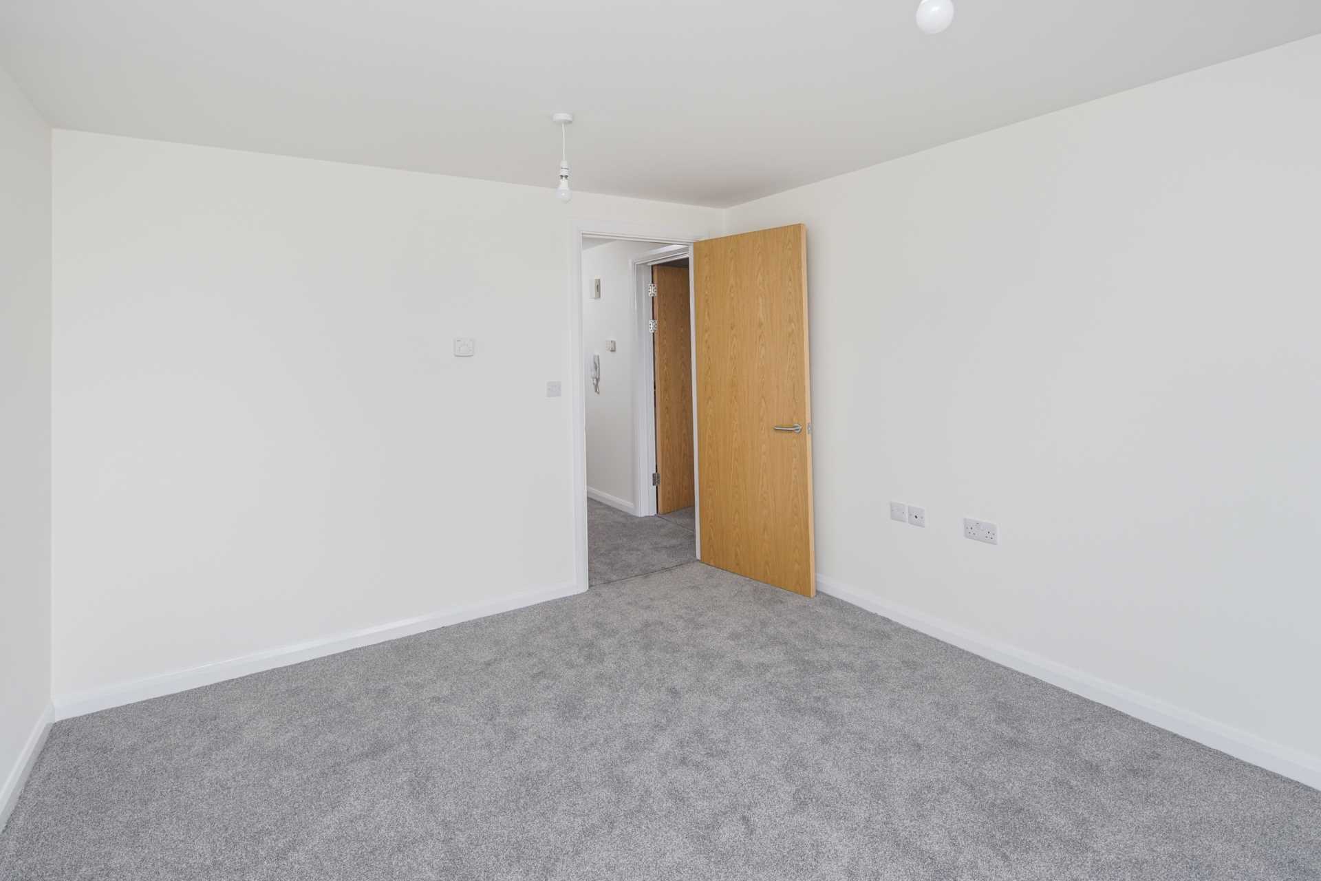 High Road, Ilford, Image 12