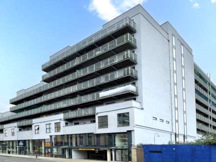 High Road, Ilford, Image 1