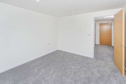 High Road, Ilford, Image 11