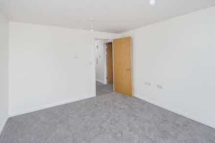 High Road, Ilford, Image 12